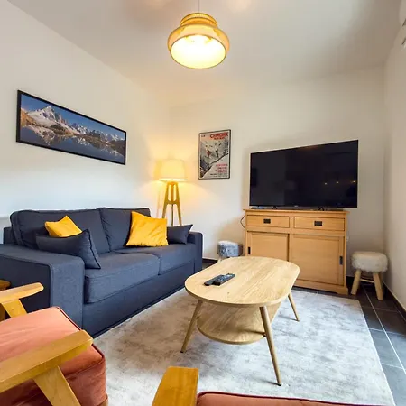 Apartamento For 6 People With Balcony & Parking